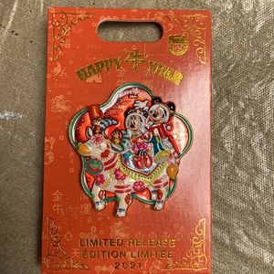 Disney Mickey and Minnie Mouse Happy New Year